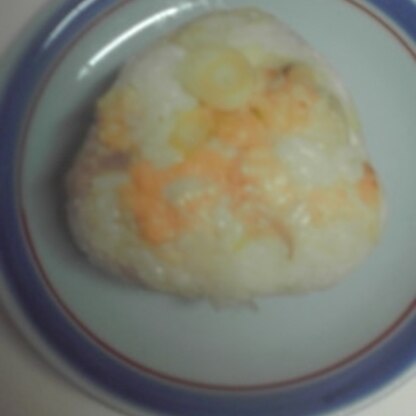 冷凍しておいた小さめの天ぷらを混ぜ込んで作りました～♪天丼食べてるみた～い♪美味しかったです♪